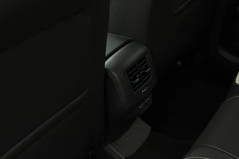 28 of 48 for VOLKSWAGEN T-ROC 1.0 TSI Style 5dr