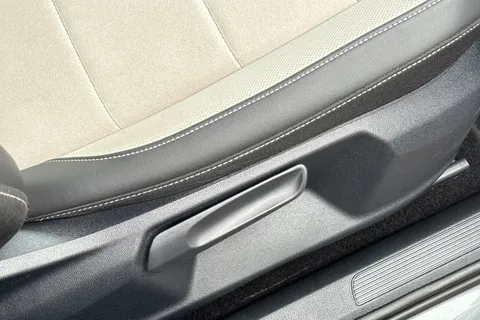 33 of 48 for VOLKSWAGEN T-ROC 1.0 TSI Style 5dr