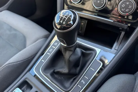 23 of 58 for VOLKSWAGEN GOLF 1.5 TSI EVO 150 GT 5dr