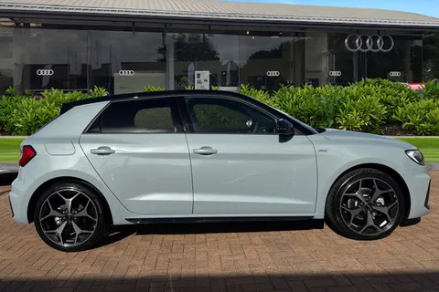 Audi A1 1.0 TFSI 30 Black Edition Sportback S Tronic Euro 6 (s/s) 5dr Thumbnail #4