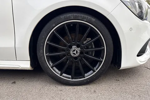 DA68XWC Mercedes-Benz Cla Class 1.6 CLA200 AMG Line Night Edition (Plus) Coupe 7G-DCT Euro 6 (s/s) 4dr Thumbnail #11