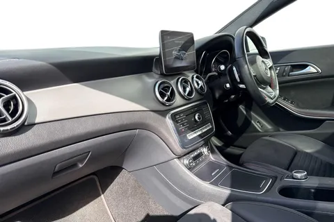 DA68XWC Mercedes-Benz Cla Class 1.6 CLA200 AMG Line Night Edition (Plus) Coupe 7G-DCT Euro 6 (s/s) 4dr Thumbnail #16