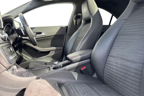 DA68XWC Mercedes-Benz Cla Class 1.6 CLA200 AMG Line Night Edition (Plus) Coupe 7G-DCT Euro 6 (s/s) 4dr Thumbnail #17