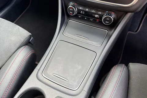 DA68XWC Mercedes-Benz Cla Class 1.6 CLA200 AMG Line Night Edition (Plus) Coupe 7G-DCT Euro 6 (s/s) 4dr Thumbnail #24