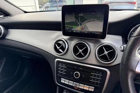 DA68XWC Mercedes-Benz Cla Class 1.6 CLA200 AMG Line Night Edition (Plus) Coupe 7G-DCT Euro 6 (s/s) 4dr Thumbnail #35