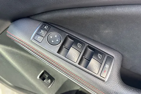 DA68XWC Mercedes-Benz Cla Class 1.6 CLA200 AMG Line Night Edition (Plus) Coupe 7G-DCT Euro 6 (s/s) 4dr Thumbnail #56