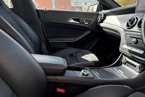 DA68XWC Mercedes-Benz Cla Class 1.6 CLA200 AMG Line Night Edition (Plus) Coupe 7G-DCT Euro 6 (s/s) 4dr Thumbnail #59