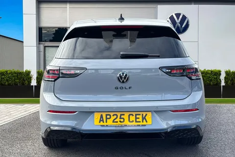 AP25CEK Volkswagen Golf 1.5 eTSI 150 Black Edition 5dr DSG **AREA VIEW CAMERA** Thumbnail #5