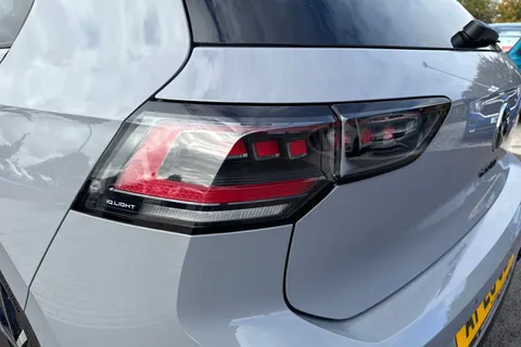 AP25CEK Volkswagen Golf 1.5 eTSI 150 Black Edition 5dr DSG **AREA VIEW CAMERA** Thumbnail #8