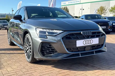  Audi S3 2.0 TFSI Black Edition Sportback S Tronic quattro Euro 6 (s/s) 5dr Thumbnail #9