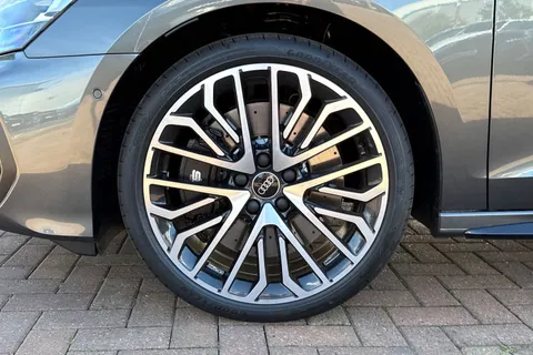  Audi S3 2.0 TFSI Black Edition Sportback S Tronic quattro Euro 6 (s/s) 5dr Thumbnail #13