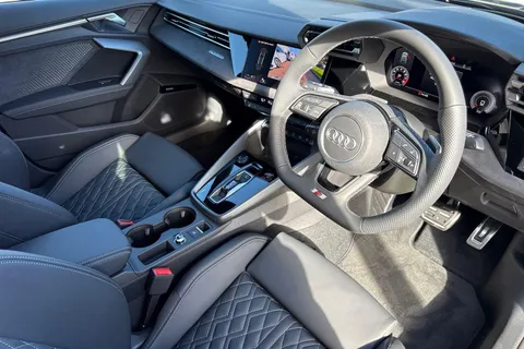  Audi S3 2.0 TFSI Black Edition Sportback S Tronic quattro Euro 6 (s/s) 5dr Thumbnail #14