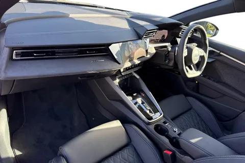  Audi S3 2.0 TFSI Black Edition Sportback S Tronic quattro Euro 6 (s/s) 5dr Thumbnail #15