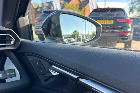  Audi S3 2.0 TFSI Black Edition Sportback S Tronic quattro Euro 6 (s/s) 5dr Thumbnail #21