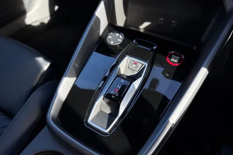  Audi S3 2.0 TFSI Black Edition Sportback S Tronic quattro Euro 6 (s/s) 5dr Thumbnail #23