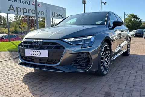  Audi S3 2.0 TFSI Black Edition Sportback S Tronic quattro Euro 6 (s/s) 5dr Thumbnail #25