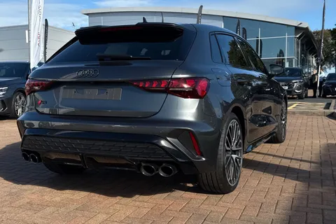  Audi S3 2.0 TFSI Black Edition Sportback S Tronic quattro Euro 6 (s/s) 5dr Thumbnail #26