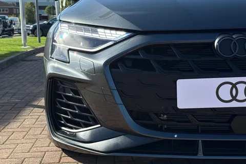  Audi S3 2.0 TFSI Black Edition Sportback S Tronic quattro Euro 6 (s/s) 5dr Thumbnail #28