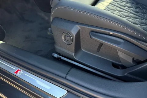  Audi S3 2.0 TFSI Black Edition Sportback S Tronic quattro Euro 6 (s/s) 5dr Thumbnail #32