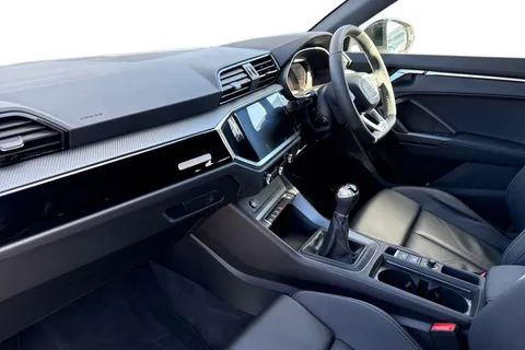 DG25ZXC Audi Q3 Black Edition 35 TFSI  150 PS 6-speed Thumbnail #16