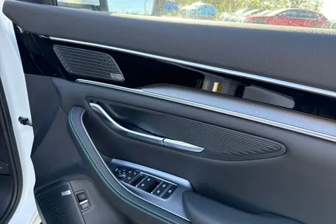 DE75JYF BYD Seal U 1.5 DM-i 18.3kWh Design CVT Auto AWD Euro 6 (s/s) 5dr Thumbnail #18