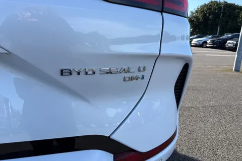 DE75JYF BYD Seal U 1.5 DM-i 18.3kWh Design CVT Auto AWD Euro 6 (s/s) 5dr Thumbnail #33