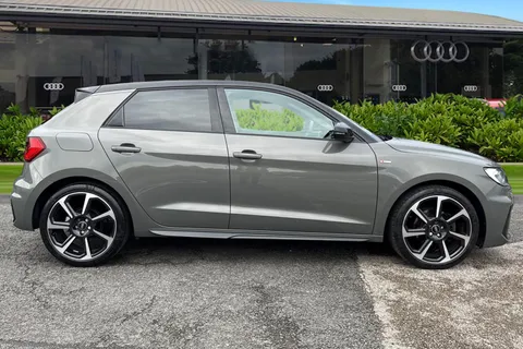 PN72LHJ Audi A1 Black Edition 30 TFSI 110 PS 6-speed Thumbnail #4