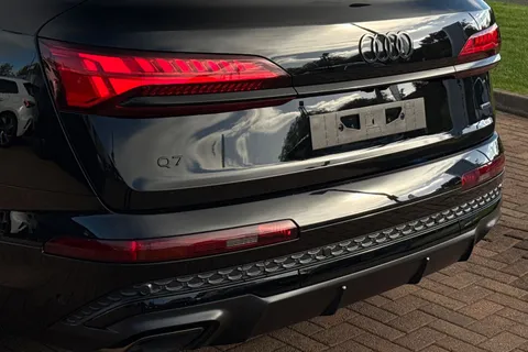  Audi Q7 3.0 TDI V6 Black Edition Tiptronic quattro Euro 6 (s/s) 5dr Thumbnail #8
