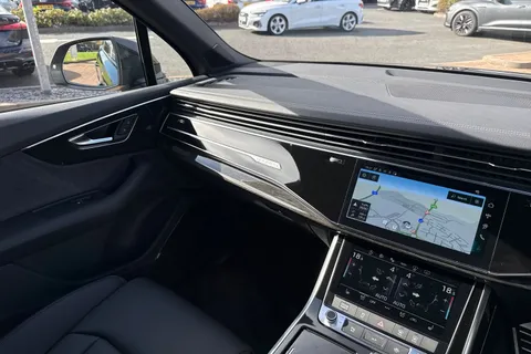  Audi Q7 3.0 TDI V6 Black Edition Tiptronic quattro Euro 6 (s/s) 5dr Thumbnail #20