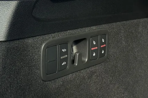  Audi Q7 3.0 TDI V6 Black Edition Tiptronic quattro Euro 6 (s/s) 5dr Thumbnail #28