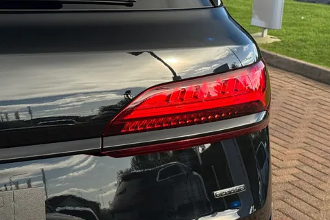  Audi Q7 3.0 TDI V6 Black Edition Tiptronic quattro Euro 6 (s/s) 5dr Thumbnail #49