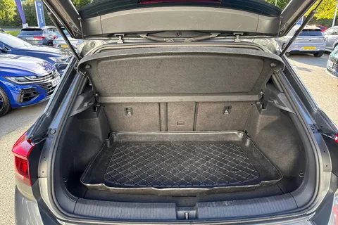 7 of 47 for VOLKSWAGEN T-ROC 1.5 TSI EVO R-Line 5dr