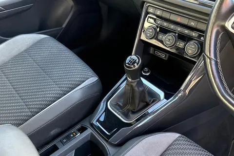 23 of 47 for VOLKSWAGEN T-ROC 1.5 TSI EVO R-Line 5dr