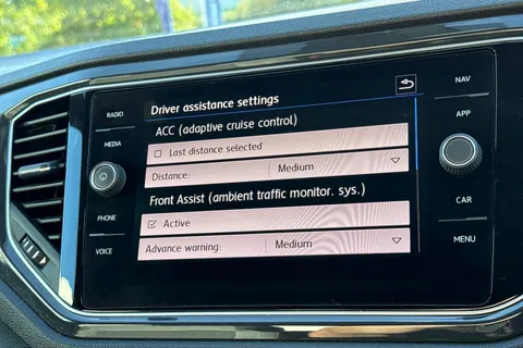 31 of 47 for VOLKSWAGEN T-ROC 1.5 TSI EVO R-Line 5dr