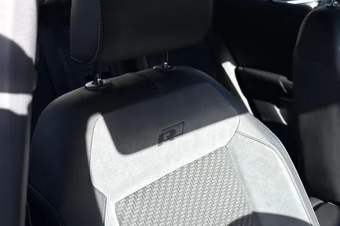 37 of 47 for VOLKSWAGEN T-ROC 1.5 TSI EVO R-Line 5dr