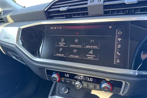 40 of 53 for AUDI Q3 35 TDI Sport 5dr S Tronic