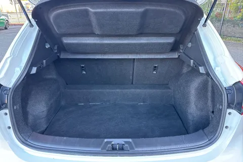 LX70TFU Nissan Qashqai 1.3 DIG-T Acenta Premium DCT Auto Euro 6 (s/s) 5dr Thumbnail #7