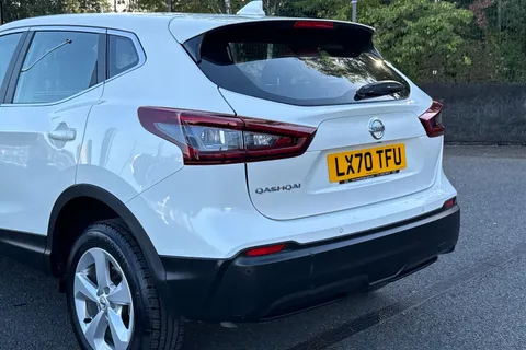 LX70TFU Nissan Qashqai 1.3 DIG-T Acenta Premium DCT Auto Euro 6 (s/s) 5dr Thumbnail #8