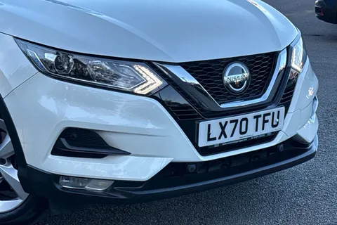 LX70TFU Nissan Qashqai 1.3 DIG-T Acenta Premium DCT Auto Euro 6 (s/s) 5dr Thumbnail #9