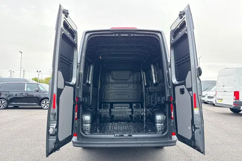 DE75OTW Volkswagen Crafter CR35 Commerce MWB 140 PS FWD - Digital Dash/Business Pack Thumbnail #7