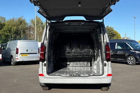 DE75MZU Volkswagen Transporter T28 Panel Van Commerce Pro SWB 110 PS 2.0 TDI 6sp Manual - Delivery Miles Thumbnail #7
