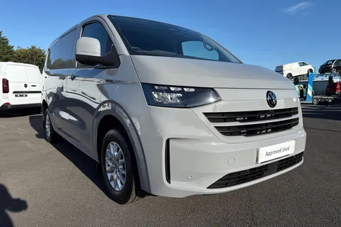 DE75MZU Volkswagen Transporter T28 Panel Van Commerce Pro SWB 110 PS 2.0 TDI 6sp Manual - Delivery Miles Thumbnail #9