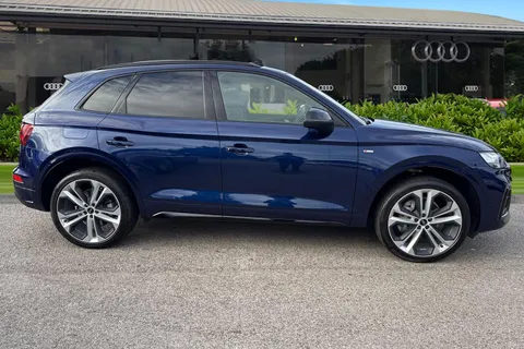 DX74VBD Audi Q5 Black Edition 40 TDI quattro 204 PS S tronic Thumbnail #4