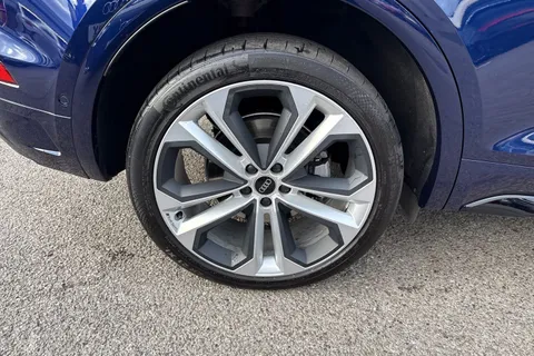 DX74VBD Audi Q5 Black Edition 40 TDI quattro 204 PS S tronic Thumbnail #11