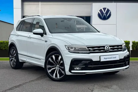 GJ70TWY Volkswagen Tiguan 2.0 TDi 150 R-Line Tech 5dr ⭐Keyless entry, Panoramic sunroof,  Winter pack Thumbnail #2