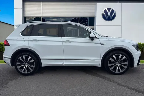 GJ70TWY Volkswagen Tiguan 2.0 TDi 150 R-Line Tech 5dr ⭐Keyless entry, Panoramic sunroof,  Winter pack Thumbnail #4