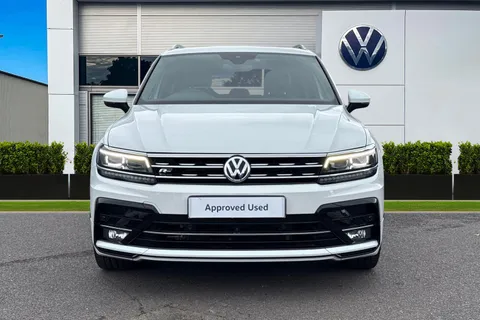 GJ70TWY Volkswagen Tiguan 2.0 TDi 150 R-Line Tech 5dr ⭐Keyless entry, Panoramic sunroof,  Winter pack Thumbnail #6