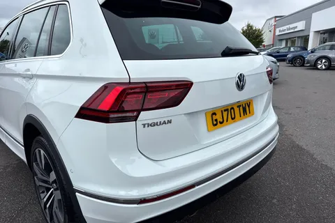 GJ70TWY Volkswagen Tiguan 2.0 TDi 150 R-Line Tech 5dr ⭐Keyless entry, Panoramic sunroof,  Winter pack Thumbnail #8