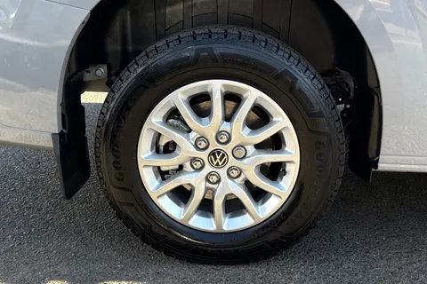 BV75OEY Volkswagen E-Transporter SWB 218PS 65kWh Electric Panel Van Thumbnail #11