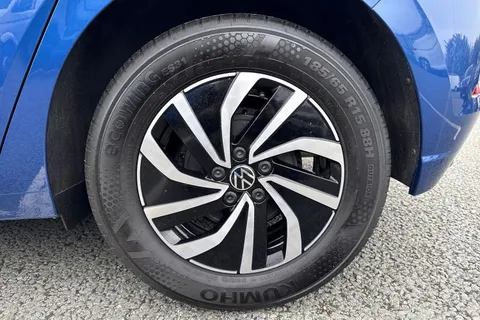 GK24JKN Volkswagen Polo 1.0 TSI Life 5dr DSG Thumbnail #11